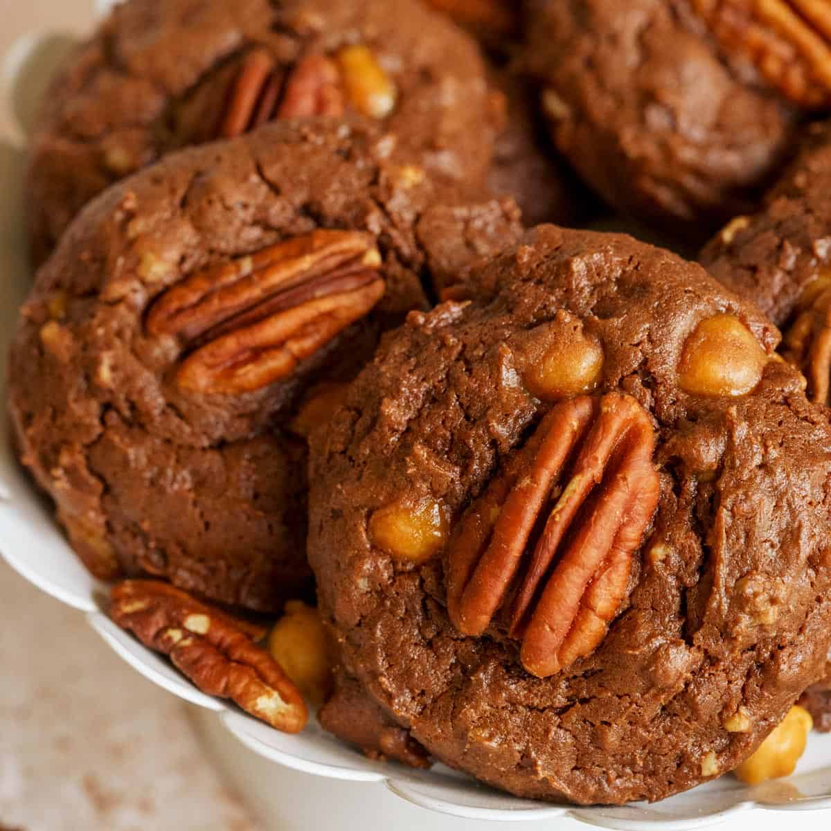 chocolate pecan turtle cookies