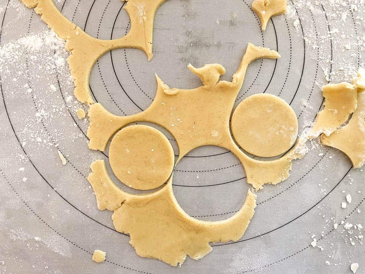 Cut out circles of cookie dough for the cups.
