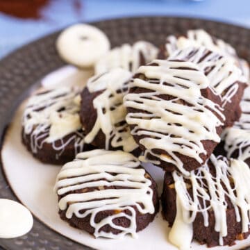 Chocolate Walnut Shortbread Cookies feature image.