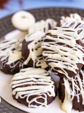 Chocolate Walnut Shortbread Cookies feature image.