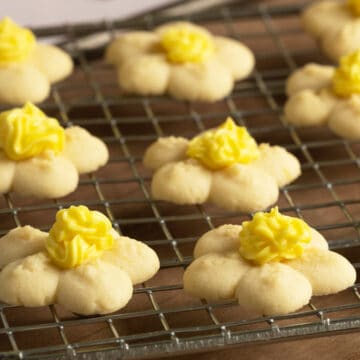 https://mycookiejourney.com/wp-content/uploads/2022/04/lemon-spritz-cookies-feature-360x360.jpg