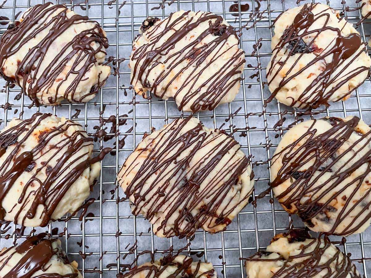 Chocolate drizzle which is a back-and-forth drizzle over each cookie.