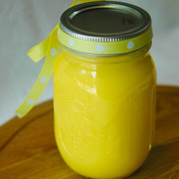 A Mason jar full of lemon curd is such a great gift.