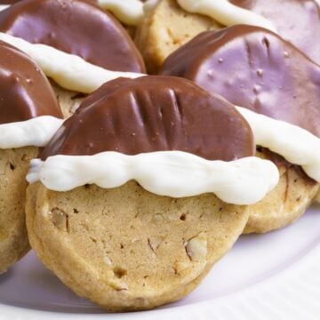 Hazelnut espresso shortbread cookies arranged on a plate.