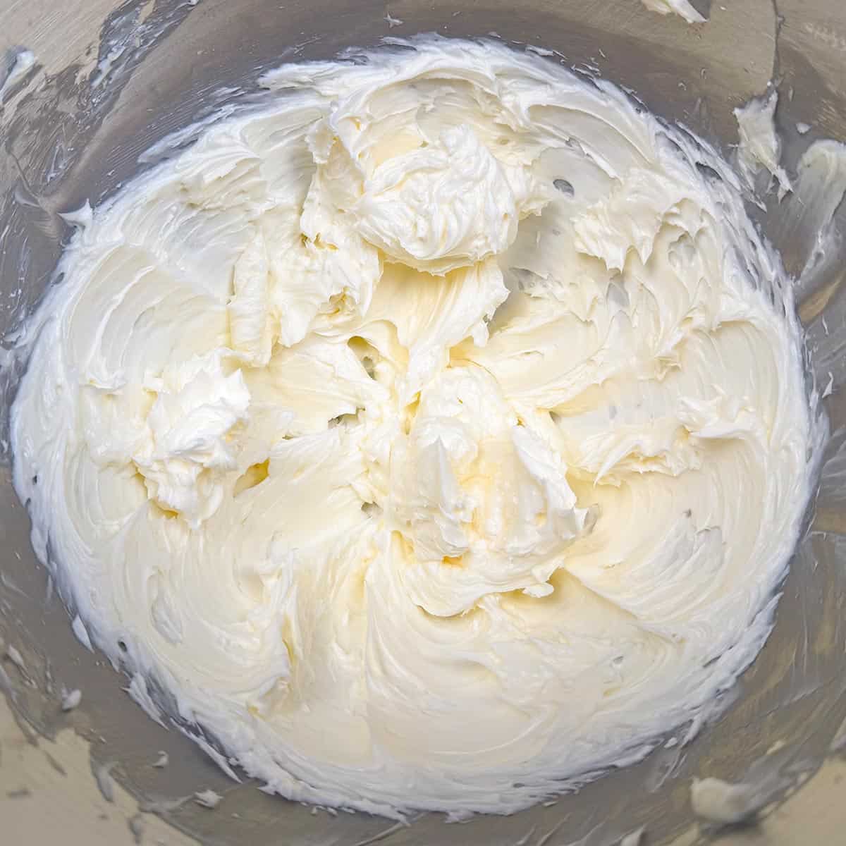 Powdered sugar and butter after 3 minutes of mixing, so smooth and creamy.