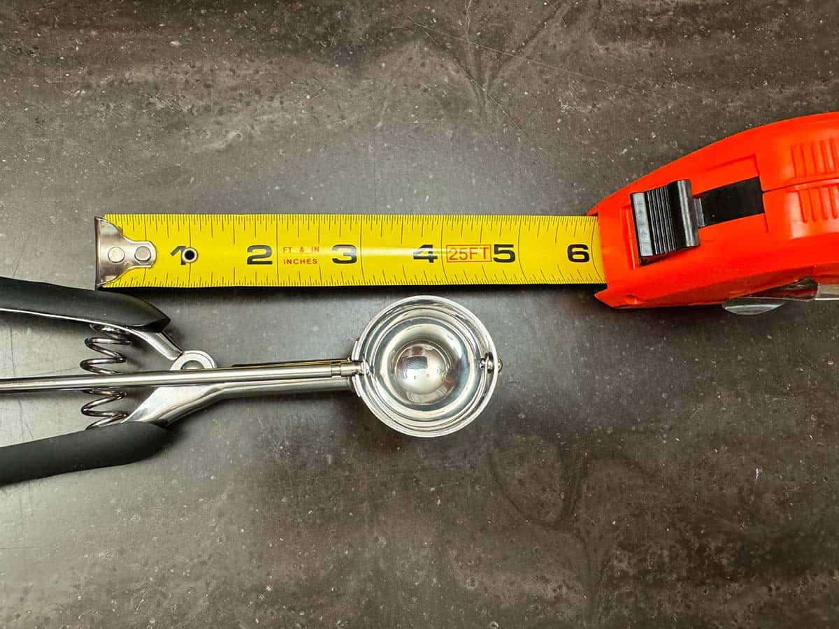 The size of 1 ½-inch small cookie scooper.