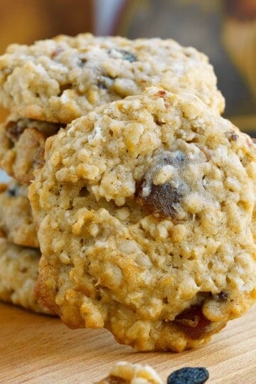 Soft oatmeal with dates and walnuts cookies feature image.